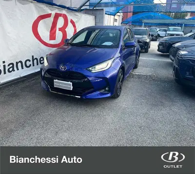 Toyota Yaris 1.5 Hybrid 5 porte Lounge nuova a Cremona