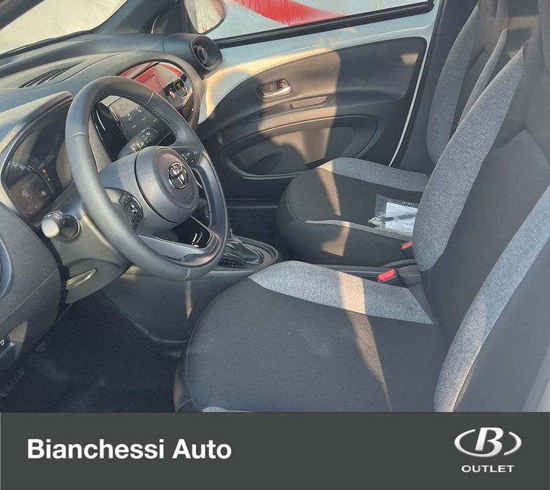 Toyota Aygo X nuova a Cremona (10)
