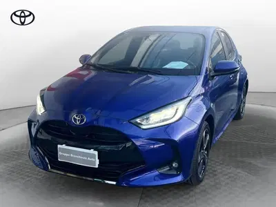 Toyota Yaris 1.5 Hybrid 5 porte Lounge nuova a Cremona
