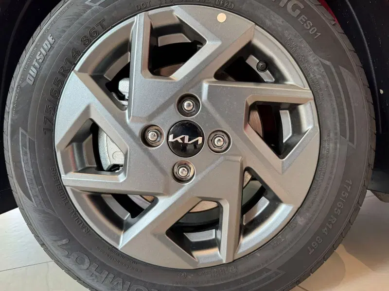 Kia Picanto nuova a Cremona (9)