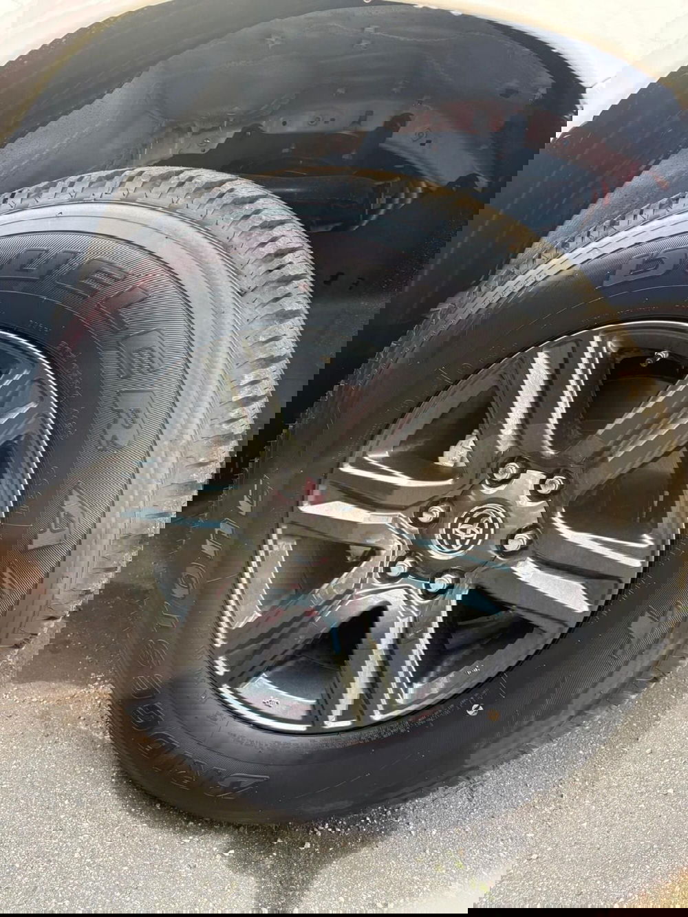 Toyota Hilux nuova a Milano (5)