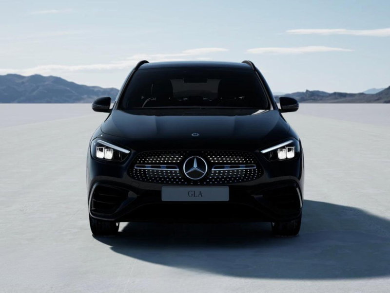 Mercedes-Benz GLA SUV nuova a Bergamo (2)
