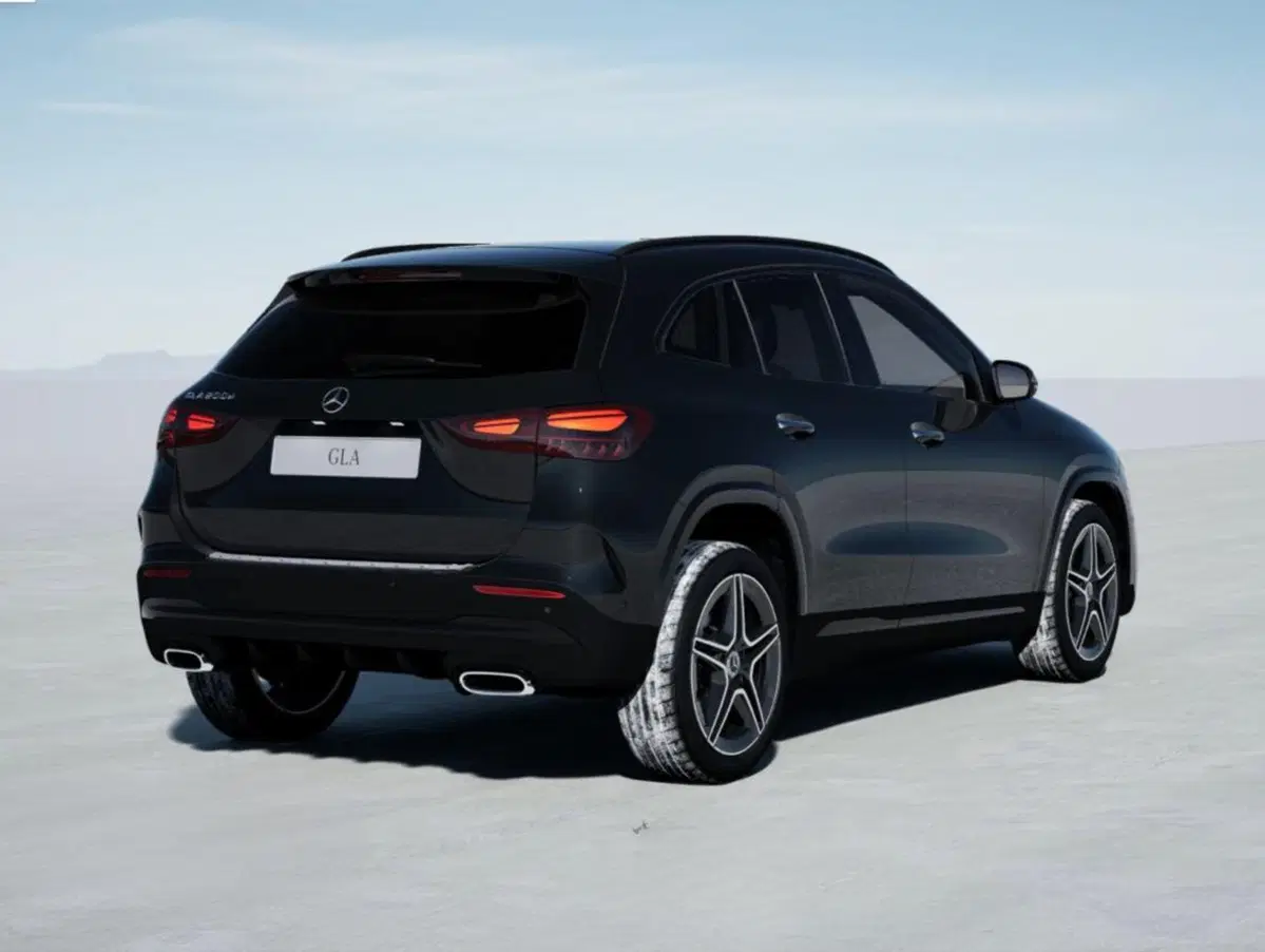 Mercedes-Benz GLA SUV nuova a Bergamo (6)