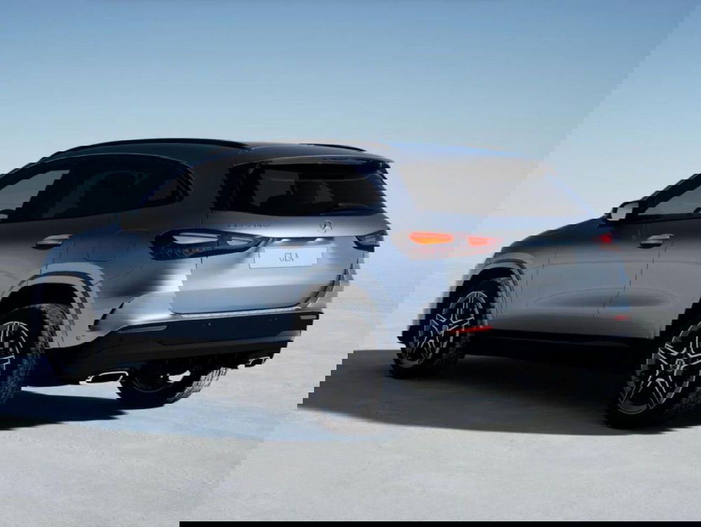 Mercedes-Benz GLA SUV nuova a Bergamo (4)