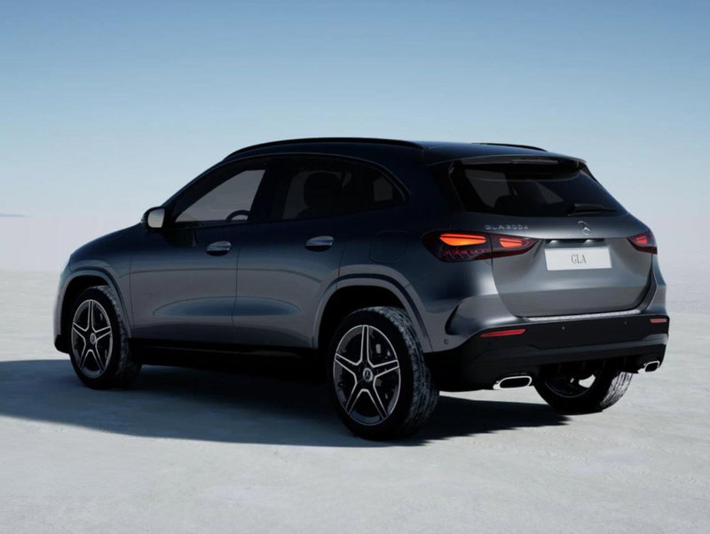 Mercedes-Benz GLA SUV nuova a Bergamo (4)
