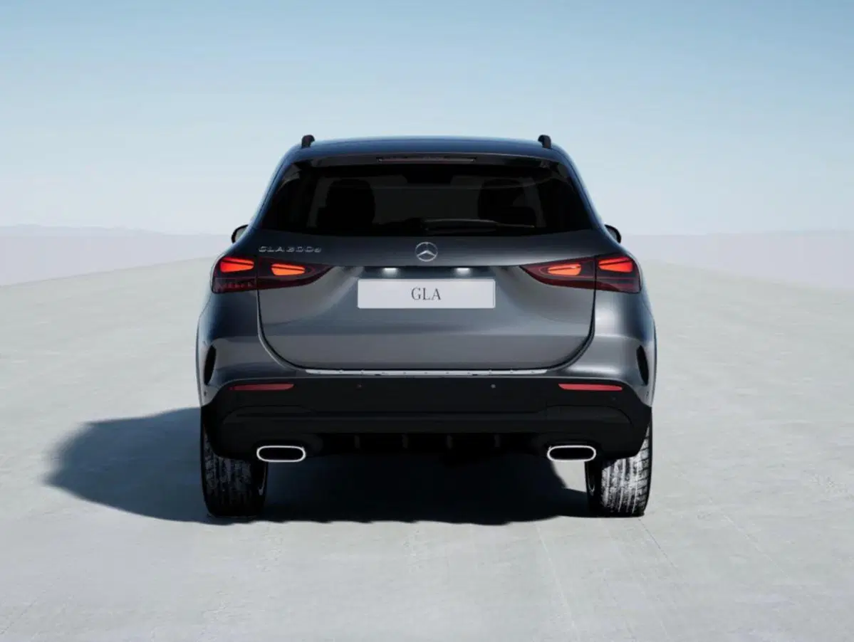 Mercedes-Benz GLA SUV nuova a Bergamo (5)