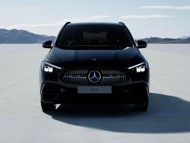 Mercedes-Benz GLA SUV nuova a Bergamo (2)
