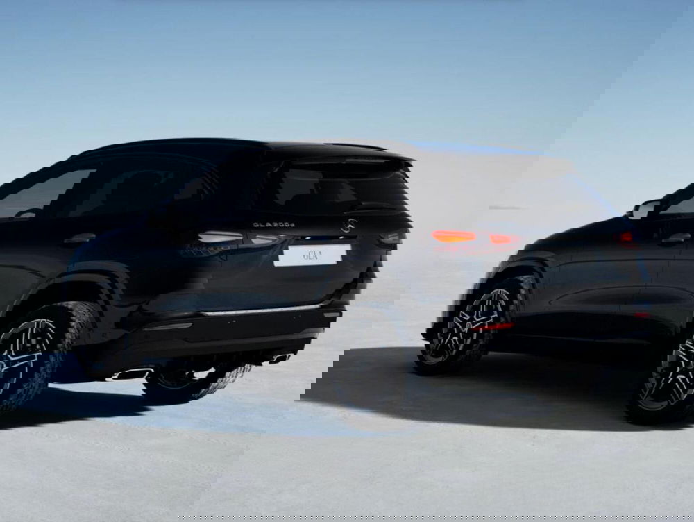 Mercedes-Benz GLA SUV nuova a Bergamo (4)