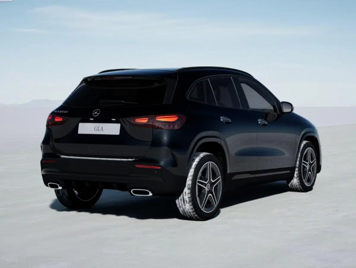 Mercedes-Benz GLA SUV nuova a Bergamo (6)