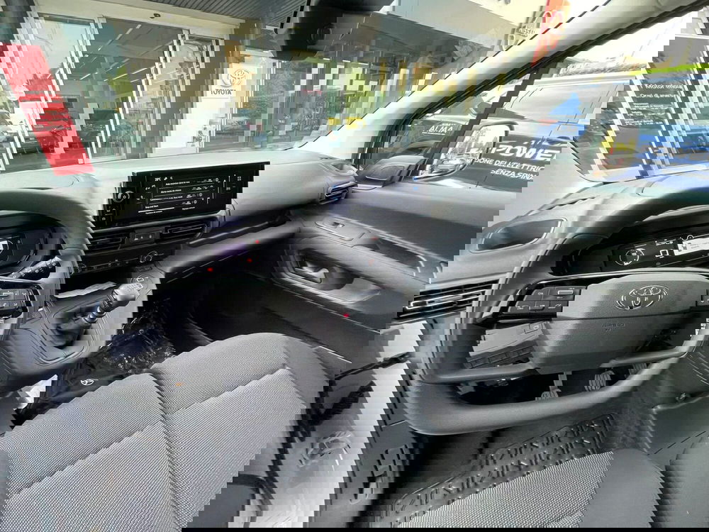 Toyota Proace City nuova a Bologna (3)