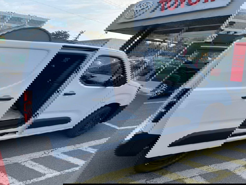 Toyota Proace City nuova a Bologna (7)