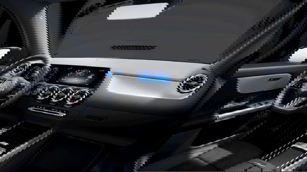 Mercedes-Benz GLA SUV nuova a Monza e Brianza (5)