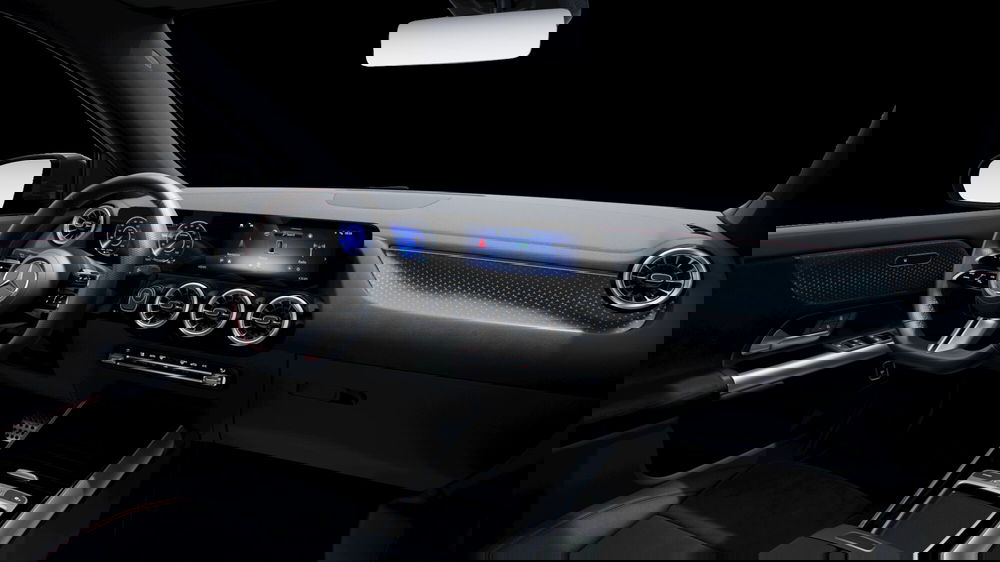 Mercedes-Benz EQA nuova a Monza e Brianza (5)