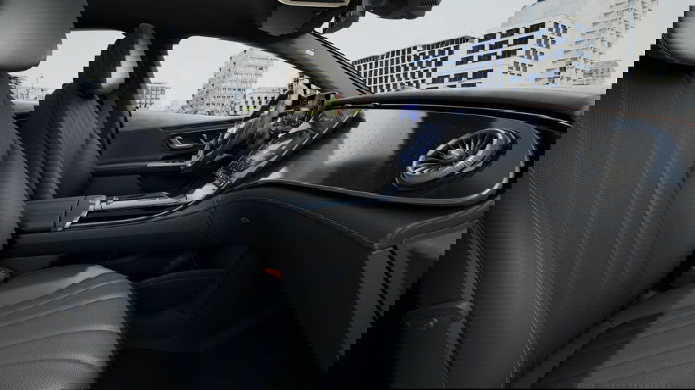 Mercedes-Benz EQE nuova a Monza e Brianza (7)