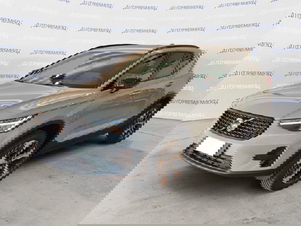 Volvo XC40 nuova a Como