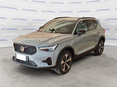 Volvo XC40 2.0 b3 Plus Black Edition auto nuova a Como