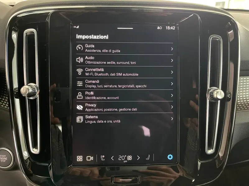 Volvo XC40 nuova a Como (13)