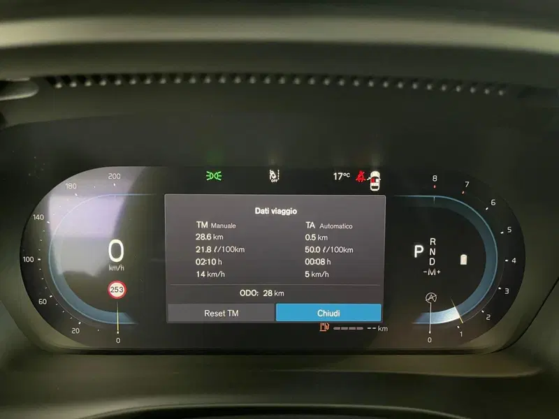Volvo XC40 nuova a Como (14)