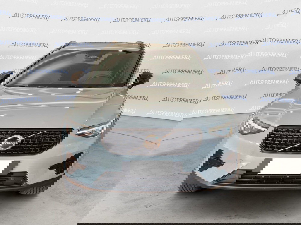 Volvo XC40 nuova a Como (3)