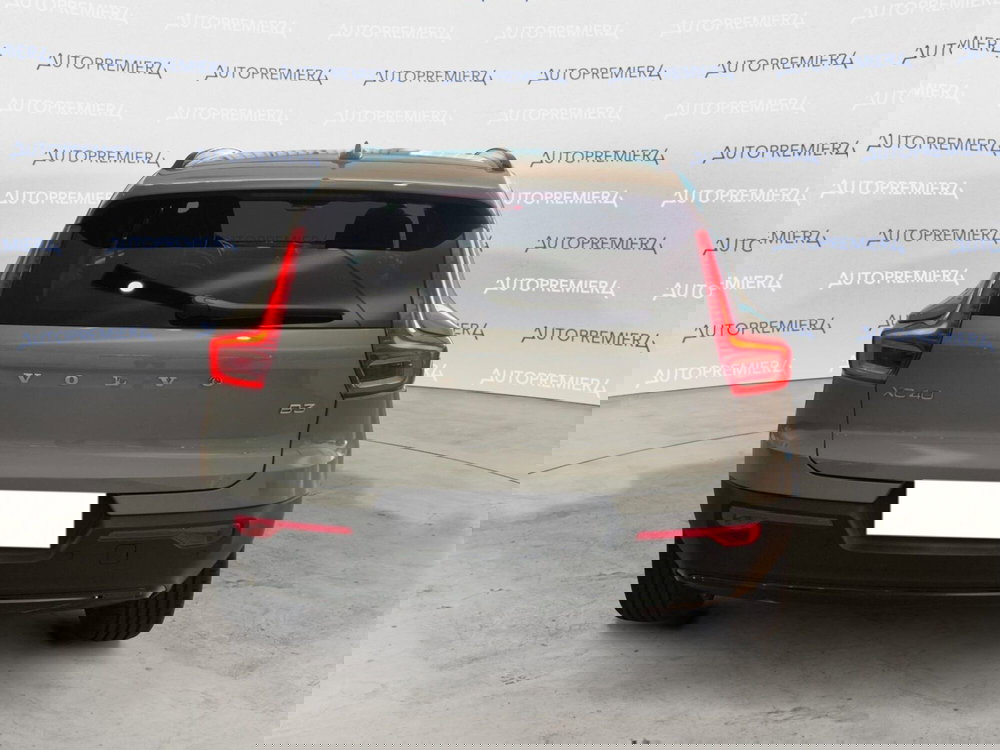 Volvo XC40 nuova a Como (4)