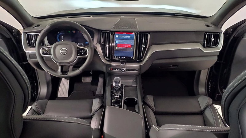 Volvo XC60 usata a Como (8)