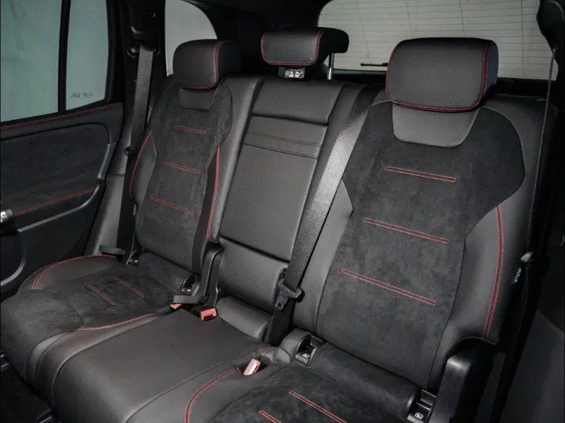 Mercedes-Benz GLB nuova a Macerata (12)