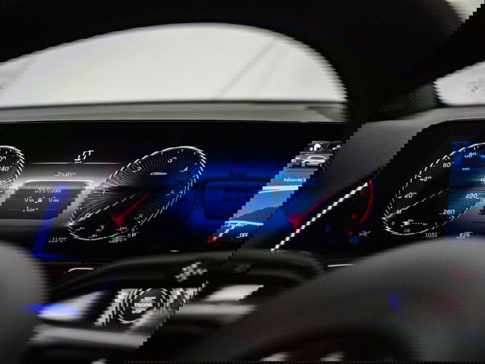 Mercedes-Benz GLB nuova a Macerata (17)