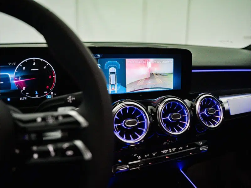 Mercedes-Benz GLB nuova a Macerata (18)