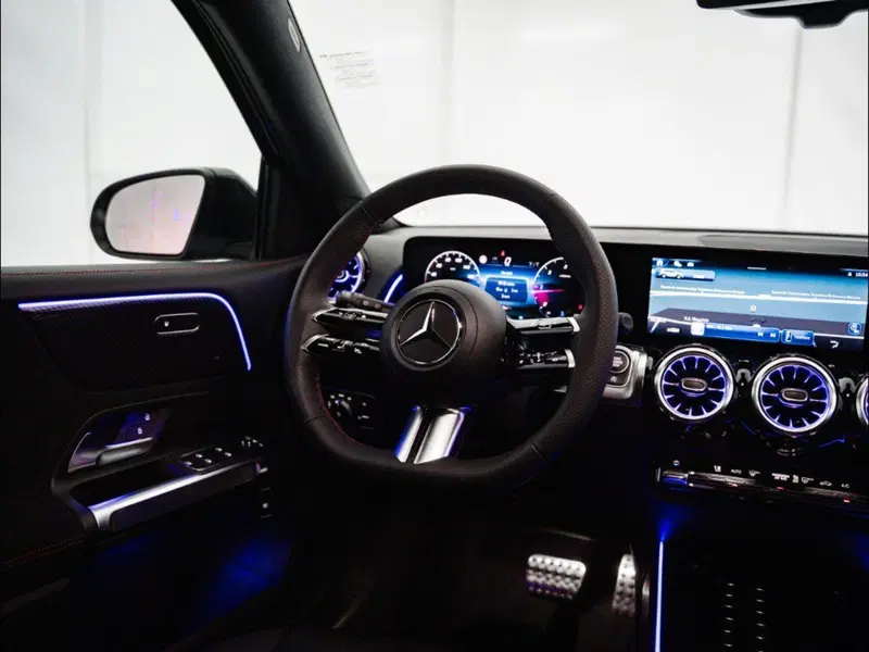 Mercedes-Benz GLB nuova a Macerata (20)