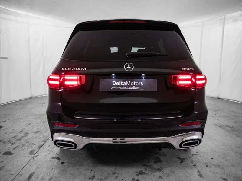 Mercedes-Benz GLB nuova a Macerata (3)