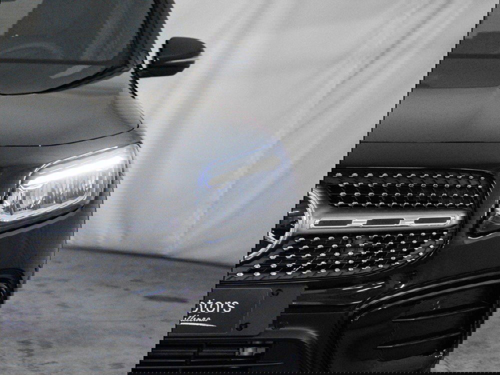 Mercedes-Benz GLB nuova a Macerata (6)