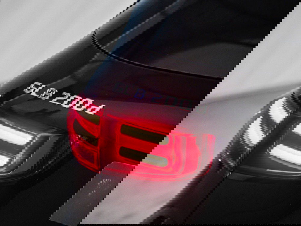 Mercedes-Benz GLB nuova a Macerata (9)