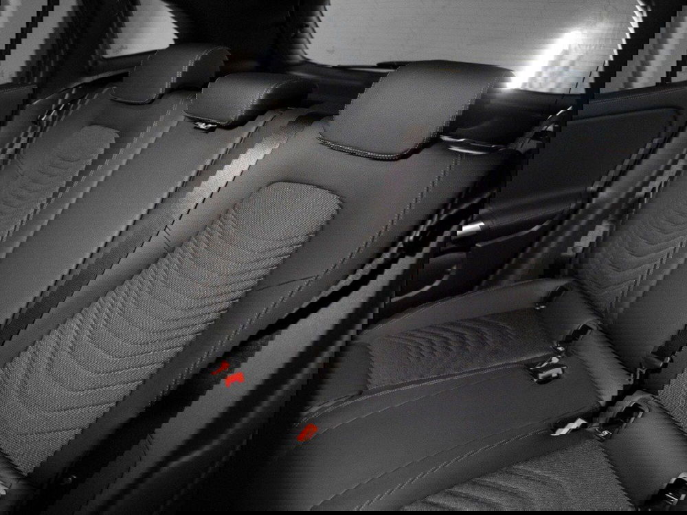 Mercedes-Benz GLA SUV nuova a Macerata (14)