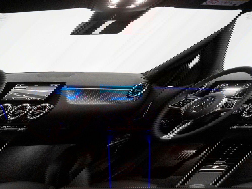 Mercedes-Benz GLA SUV nuova a Macerata (16)