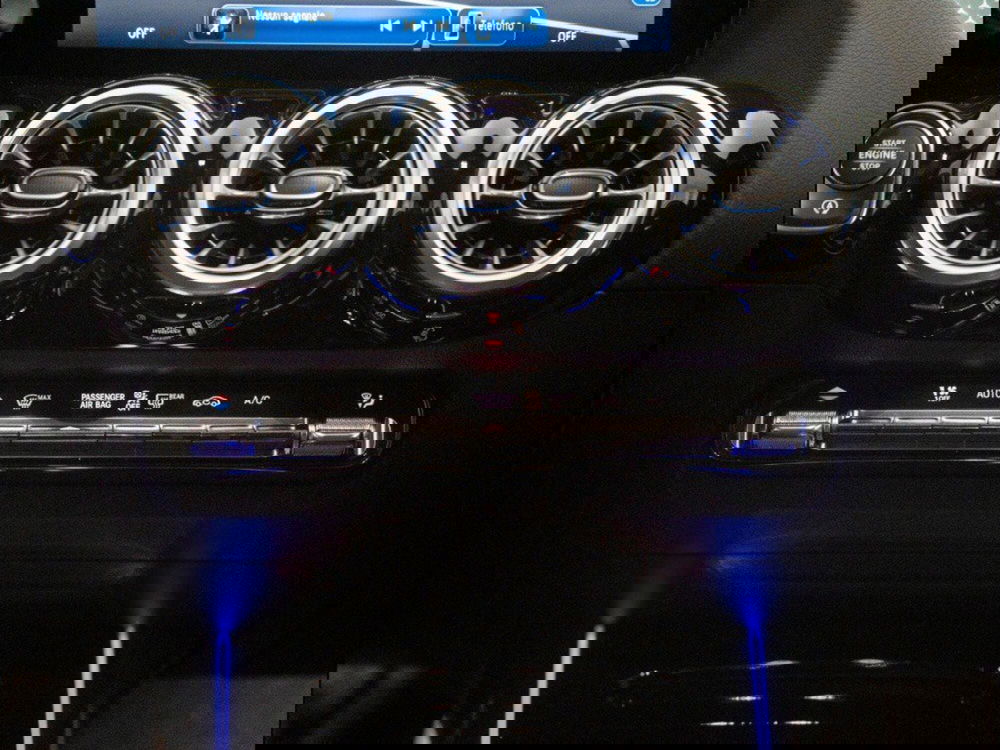 Mercedes-Benz GLA SUV nuova a Macerata (19)