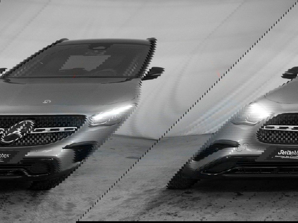 Mercedes-Benz GLA SUV nuova a Macerata (5)