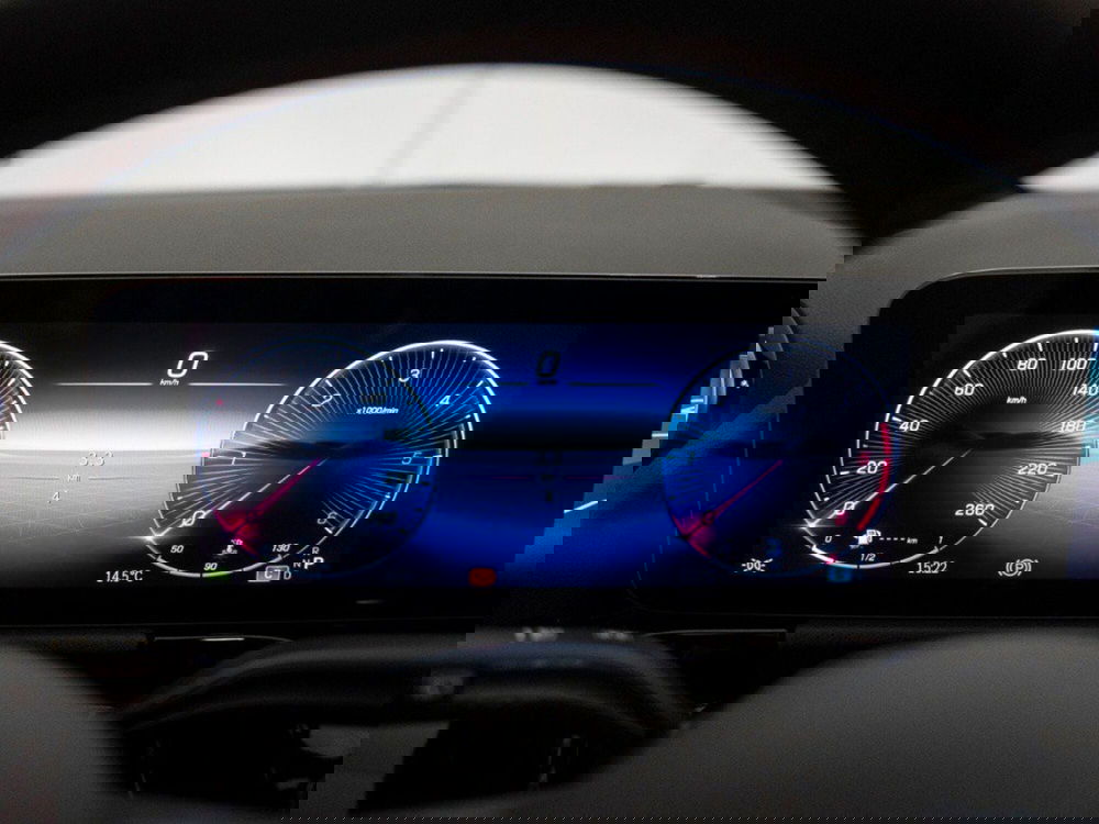 Mercedes-Benz GLA SUV nuova a Macerata (6)