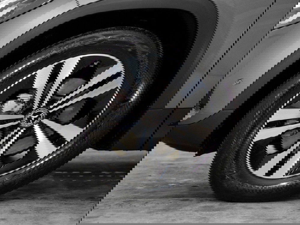 Mercedes-Benz GLA SUV nuova a Macerata (9)