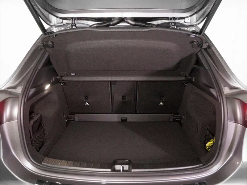 Mercedes-Benz GLA SUV nuova a Macerata (10)