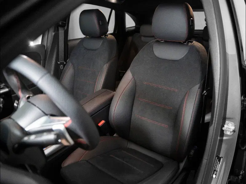 Mercedes-Benz GLA SUV nuova a Macerata (11)
