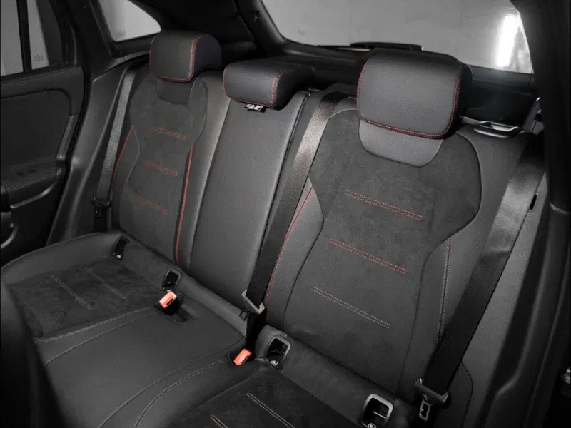 Mercedes-Benz GLA SUV nuova a Macerata (12)