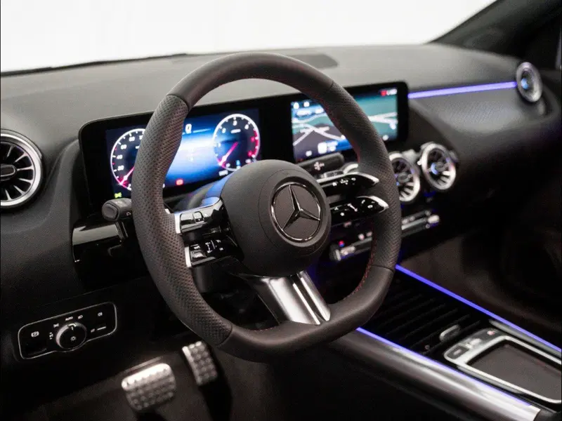 Mercedes-Benz GLA SUV nuova a Macerata (13)