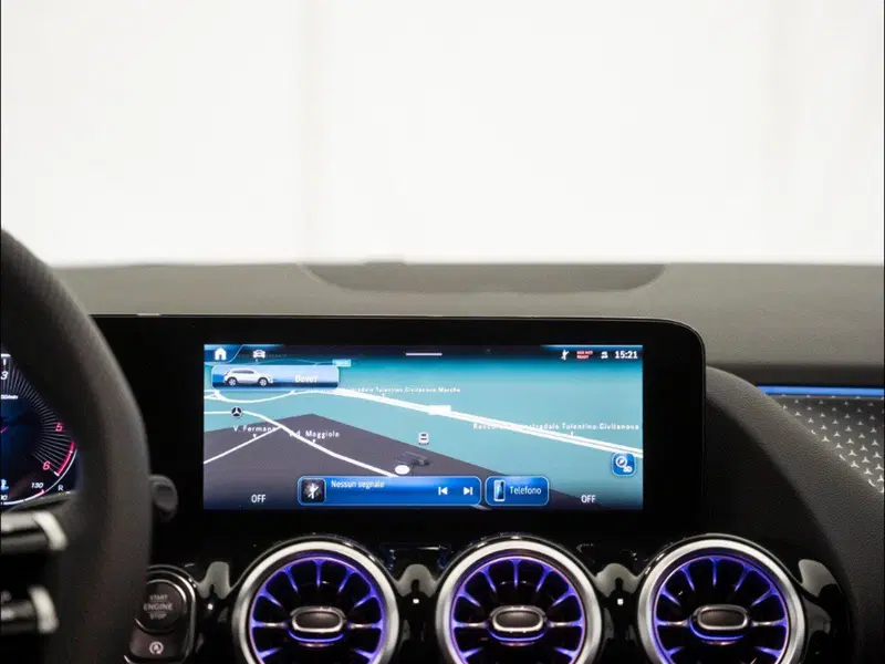 Mercedes-Benz GLA SUV nuova a Macerata (20)
