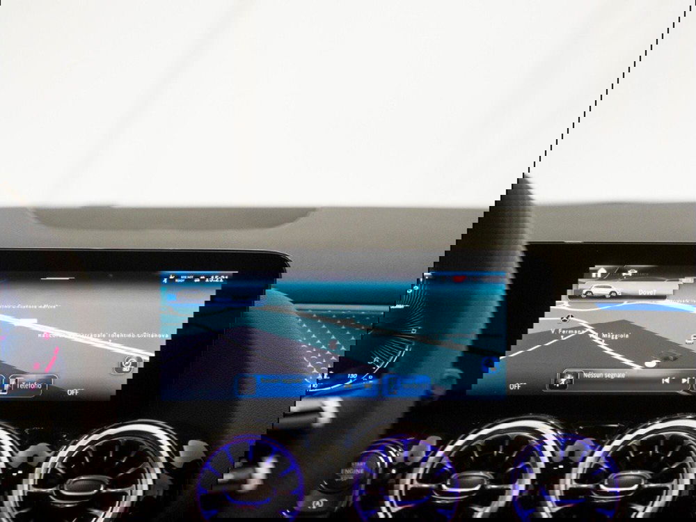 Mercedes-Benz GLA SUV nuova a Macerata (20)