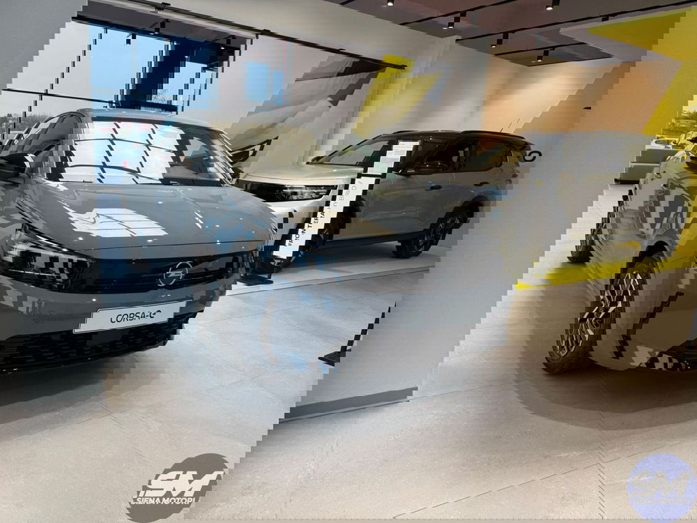 Opel Corsa nuova a Firenze (2)