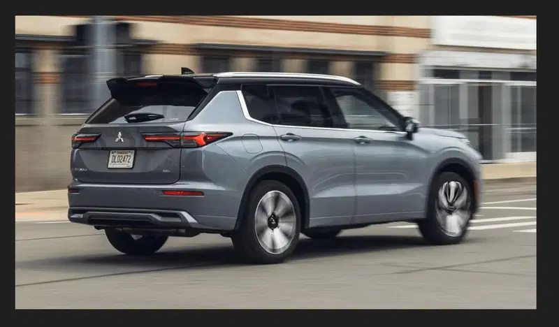 Mitsubishi Outlander nuova a Prato