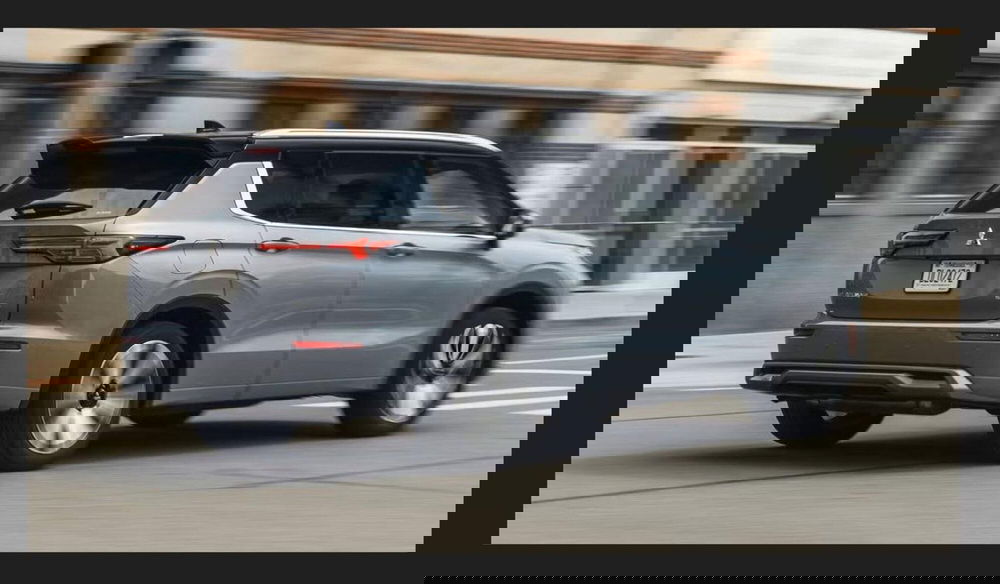 Mitsubishi Outlander nuova a Prato