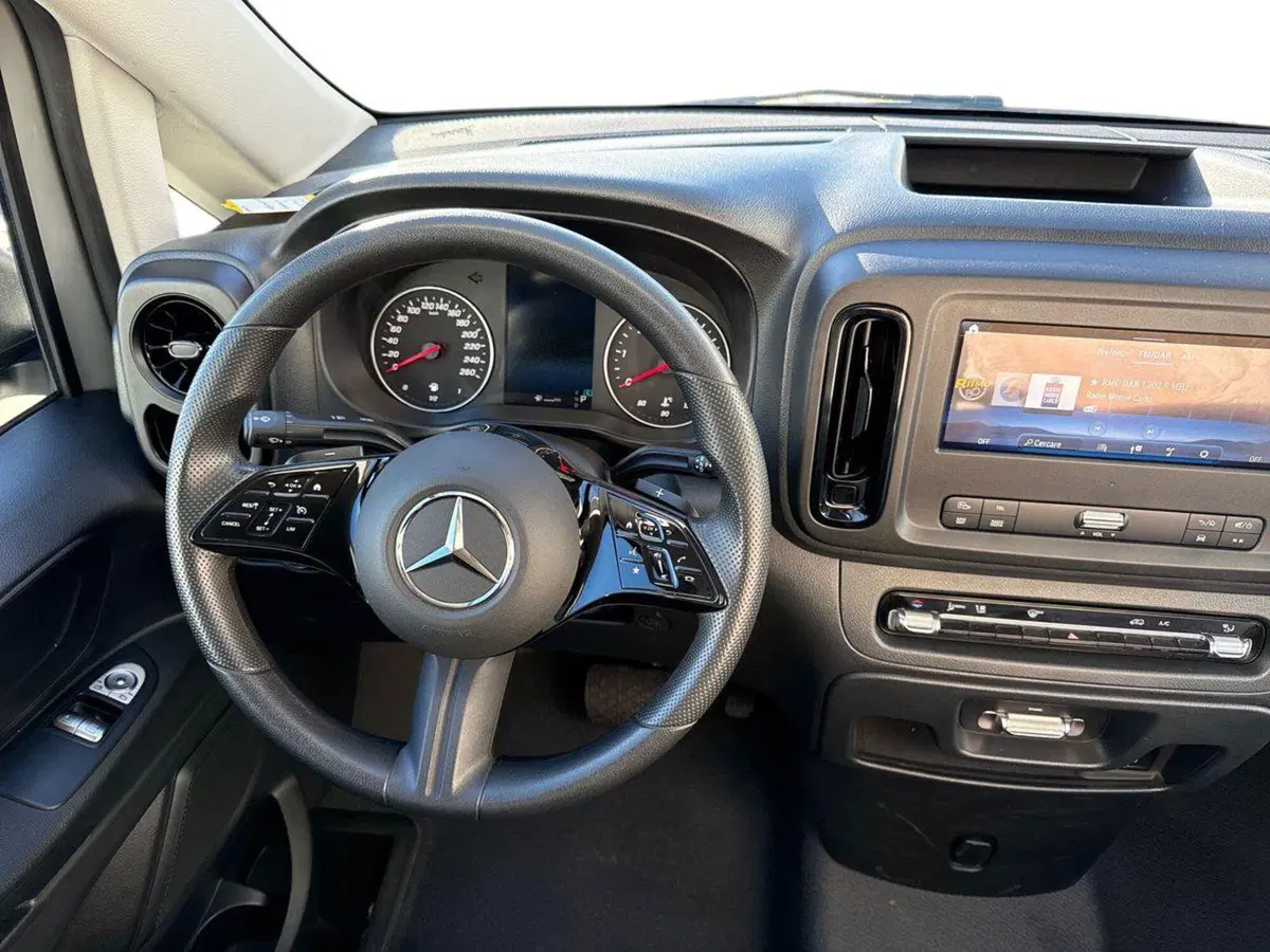 Mercedes-Benz Vito usata a Milano (9)