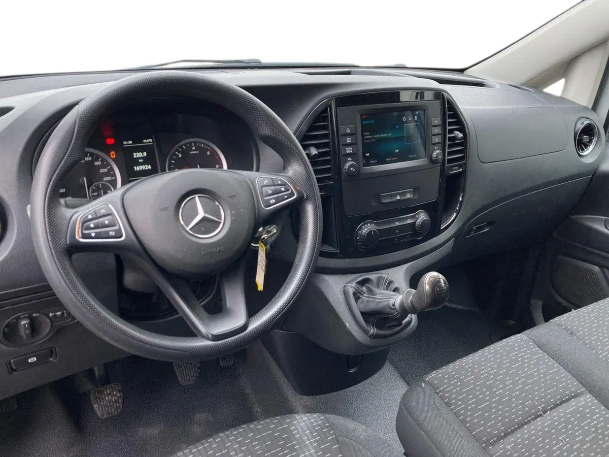 Mercedes-Benz Vito usata a Milano (9)