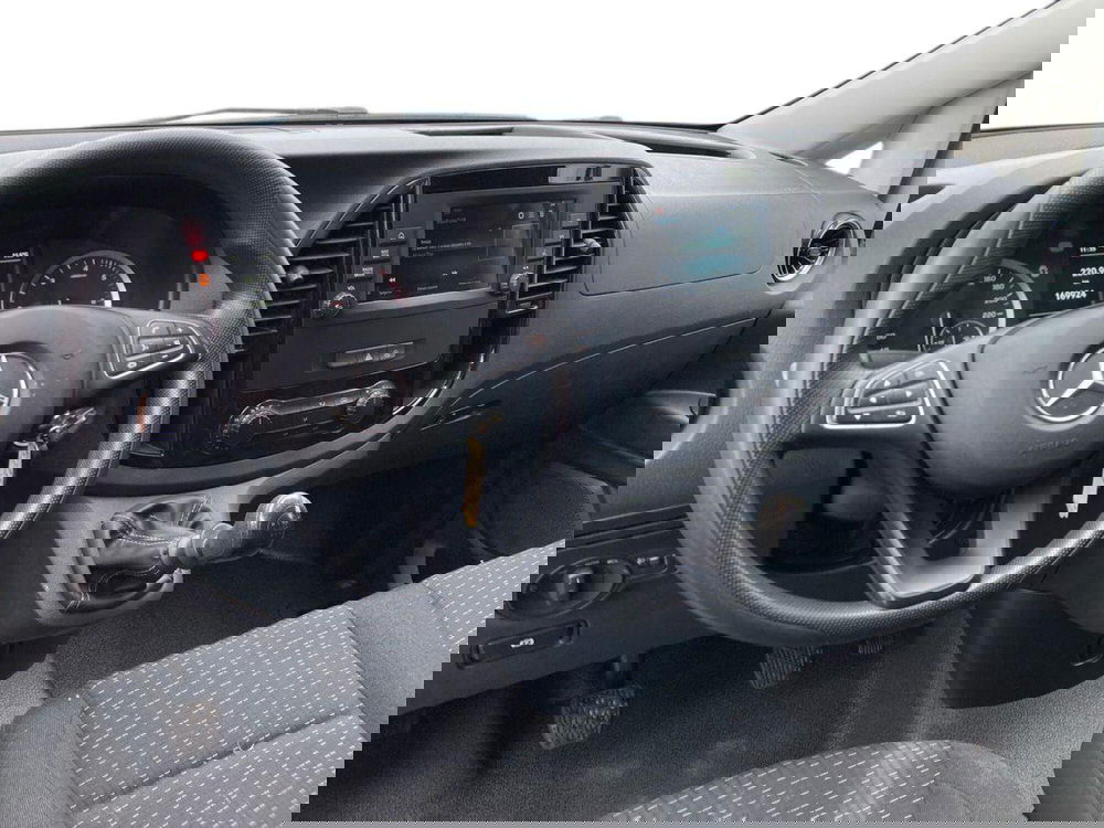 Mercedes-Benz Vito usata a Milano (9)